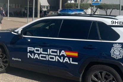 Imagen de archivo de un vehículo de la Policía Nacional