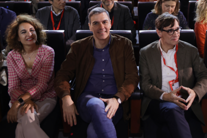 María Jesús Montero, Pedro Sánchez y Salvador Illa en un acto del PSOE.