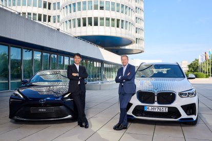 BMW y Totoya colaboran en coches de hidrógeno. Oliver Zipse y Koji Sato