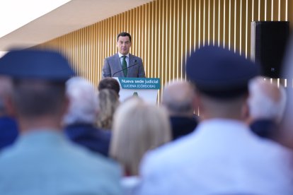 El presidente de la Junta de Andalucía, Juanma Moreno, este lunes en Lucena (Córdoba) en la inauguración de una nueva sede judicial.
JOAQUÍN CORCHERO/EUROPA PRESS
09/9/2024