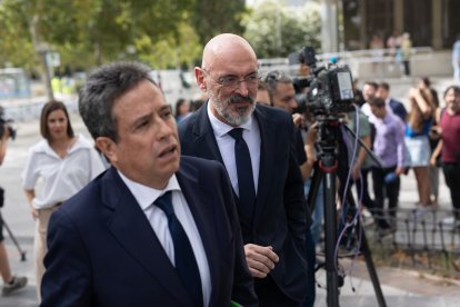 El rector de la Universidad Complutense, Joaquín Goyache, a su salida tras declarar como investigado en el 'caso Begoña Gómez'.