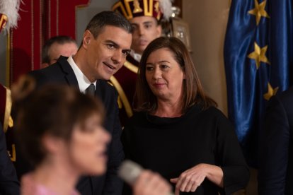 La presidenta del Congreso de los Diputados, Francina Armengol, y el presidente del Gobierno, Pedro Sánchez.