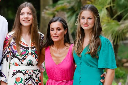 Fan del estilo de Doña Letizia, Eduardo Navarrete cree que sus hijas no van demasiado modernas para lo jóvenes que son.