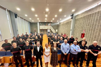 Presentación del proyecto junto a bomberos