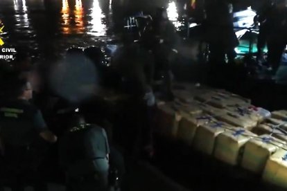 Operación contra el narcotráfico en la desembocadura del río Guadalquivir.