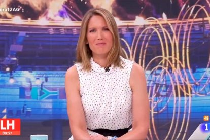 Silvia Intxaurrondo, en el plató de "La hora de la 1".