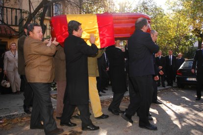 Capilla ardiente tras la muerte de Loyola de Palacio en diciembre de 2006.