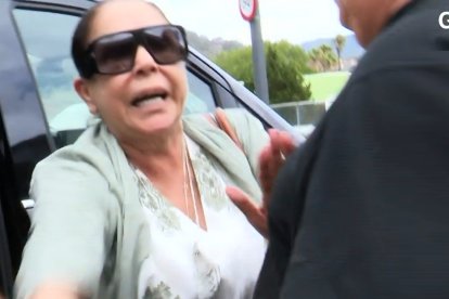 Isabel Pantoja perdió los nervios con los reporteros como nunca.