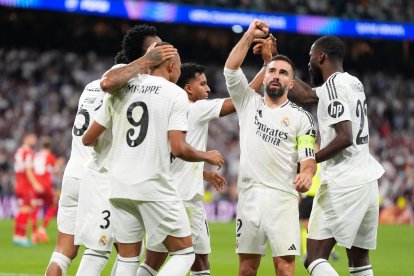 Los jugadores del Real Madrid, celebrando un gol.