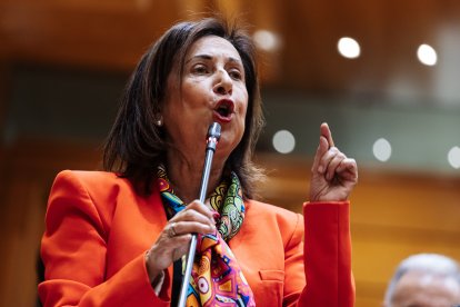 La ministra de Defensa, Margarita Robles, durante una sesión de control al Gobierno en el Senado.