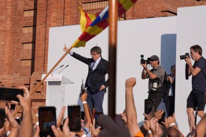 Carles Puigdemont interviene tras su efímero regreso a España el pasado mes de agosto. 

DAVID ZORRAKINO-EUROPA PRESS
08/8/2024