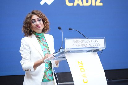 La vicepresidenta primera del Gobierno y ministra de Hacienda, María Jesús Montero, este viernes en Cádiz.