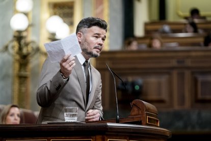 (Foto de ARCHIVO)

Gabriel Rufián, en la tribuna del Congreso de los Diputados.