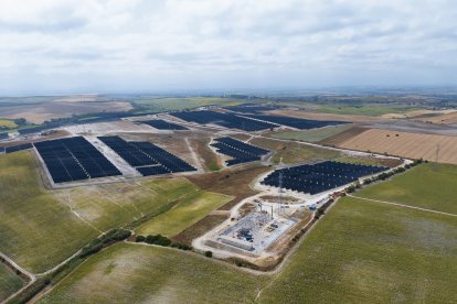 (Foto de ARCHIVO)
Vista aérea de la planta solar fotovoltaica de El Rancho en el término municipal de Jerez de la Frontera (Cádiz).

REMITIDA / HANDOUT por STATKRAFT
Fotografía remitida a medios de comunicación exclusivamente para ilustrar la noticia a la que hace referencia la imagen, y citando la procedencia de la imagen en la firma
19/9/2024