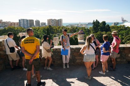 Turistas en Málaga, Andalucía.