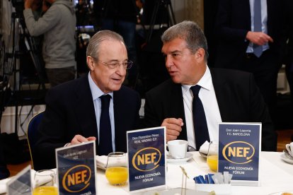 Florentino Pérez y Joan Laporta, durante un acto.