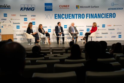 la presidenta de UNESPA, Mirentxu del Valle, el presidente de INVERCO, Angel Martínez Aldama, el presidente de UNAC, Manuel Ruiz Escudero y la presidenta de KPMG, Pilar Galán, durante la segunda jornada del 'XV Encuentro Financiero', organizado por Expansión y KPMG, en el Auditorio de la Fundación Rafael del Pino, a 8 de octubre de 2024, en Madrid (España). Durante el encuentro, participan los líderes de bancos, seguros, gestoras de fondos de inversión y los supervisores y reguladores bancarios para analizar los retos económicos y financieros. En la jornada de hoy, expertos analizan las principales tendencias en el sector asegurador y las claves de futuro de la industria de gestión de activos.

Matias Chiofalo / Europa Press
08 OCTUBRE 2024;JORNADA;ENCUENTRO;KPMG;EXPANSIÓN;FINANCIERO
08/10/2024