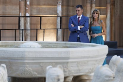 Pedro Sánchez junto a su mujer, Begoña Gómez.