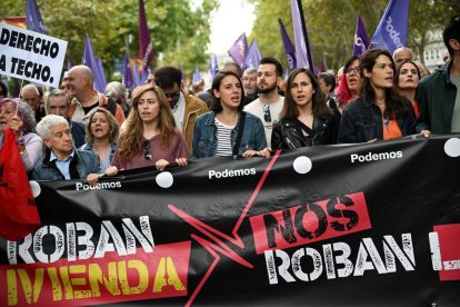 Dirigentes de Podemos en la manifestación de la vivienda