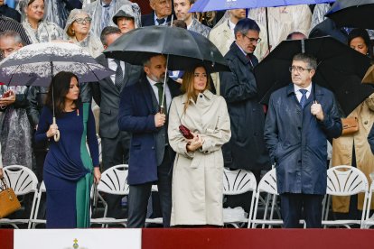 Pepa Millán, Santiago Abascal, Lidia Bedman y Patxi López, en el Desfile del 12-O.