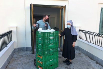 (Foto de ARCHIVO)
Mercadona ayuda a las hermanitas de los pobres que son ,en demasiadas ocasiones, las únicas que ayudan realmente a los necesitados.