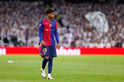 Lamine Yamal, en el Real Madrid - Barcelona en el Santiago Bernabéu.