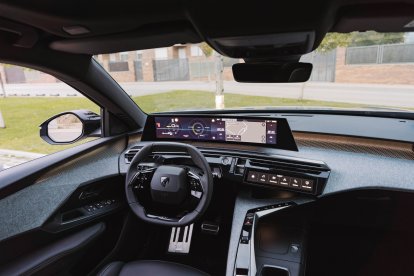 Peugeot-5008 interior