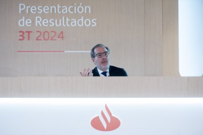 El CEO, Héctor Grisi, durante la presentación del tercer trimestre 2024 por el Banco Santander, en la Ciudad Grupo Santander, a 29 de octubre de 2024, en Boadilla del Monte, Madrid (España). Santander ha obtenido un beneficio atribuido de 9.309 millones de euros en los nueve primeros meses de 2024, un 14% más con respecto al mismo periodo del año anterior gracias al "fuerte" crecimiento de los ingresos en todos sus negocios globales y regiones, según ha informado la Comisión Nacional del Mercado de Valores (CNMV).

Alberto Ortega / Europa Press
29 OCTUBRE 2024;BANCO;SANTANDER;TERCER;TRIMESTRE;BOADILLA;CRECIMIENTO;MERCADO;VALORES
29/10/2024