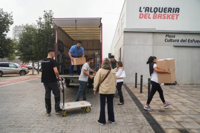 Refugiados llegando a la Alquería del Basket