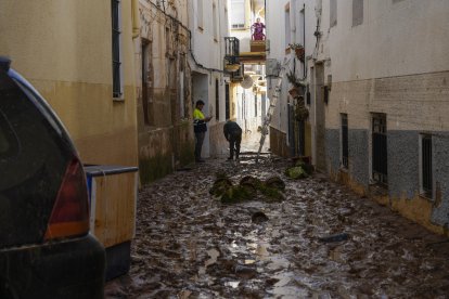 Efectos de la riada en Mira, Cuenca, donde una persona ha fallecido.