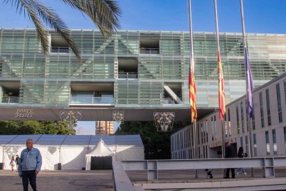 Banderas a media asta en el Ayuntamiento de Benidorm