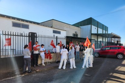 (Foto de ARCHIVO)
Huelga en una empresa reivindicando el aumento de salrio. 
HANDOUT por CCOO
Fotografía remitida a medios de comunicación exclusivamente para ilustrar la noticia a la que hace referencia la imagen, y citando la procedencia de la imagen en la firma
30/9/2024