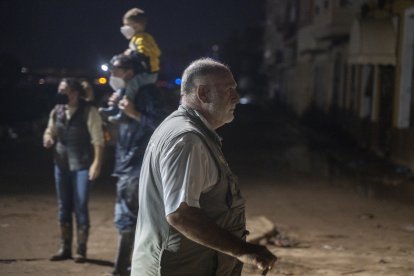 El chef José Andrés en la localidad de Paiporta tras la DANA