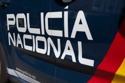 Archivo - Imagen de un vehículo de la Policía Nacional.