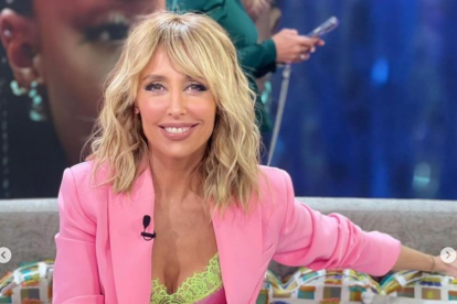 Emma García presenta el espacio "Fiesta" en Telecinco