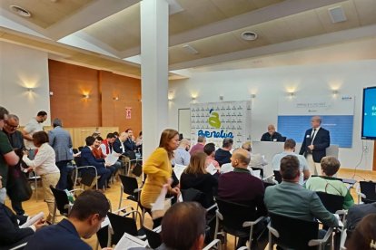 Más de 60 propietarios de comercios de Benalúa y la zona centro participan en el Centro de Emprendedores en la primera jornada piloto de este programa municipal