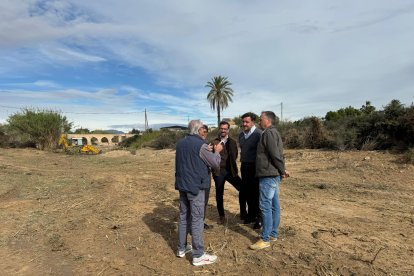 La comitiva municipal visita el barranco