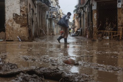 Esta actual de una calles en Paiporta