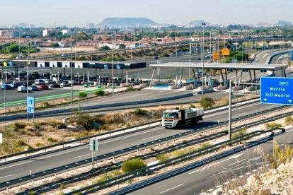 Peaje AP/ a su paso por Campello