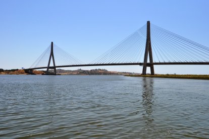 (Foto de ARCHIVO)
Puente sobre el río Guadiana.

EUROPA PRESS/AYTO AYAMONTE
08/7/2013