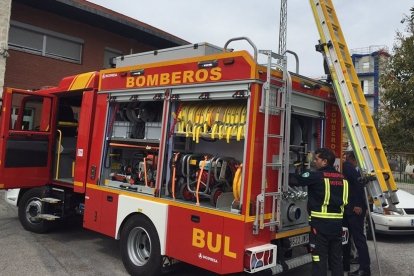 Bomberos de Motril en acción
(Foto de ARCHIVO)
11/9/2017