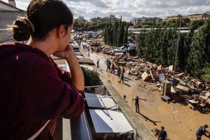 Decenas de voluntarios en Alfafar