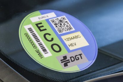 Archivo -    Todos los modelos híbridos de Toyota y Lexus se benefician desde este jueves de una bonificación del 50% en las tarifas oficiales del Servicio de Estacionamiento Regulado (SER) de Madrid.