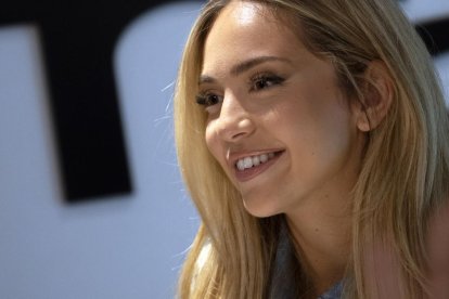 Ana Mena en todos los titulares corazoneros por su presunto romance con Óscar Casas.