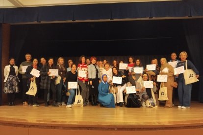Alicante imparte cursos de español y para la obtención de la nacionalidad a un millar de migrantes

REMITIDA / HANDOUT por AYUNTAMIENTO ALICANTE
Fotografía remitida a medios de comunicación exclusivamente para ilustrar la noticia a la que hace referencia la imagen, y citando la procedencia de la imagen en la firma
25/12/2024