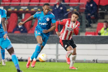 Rubén Semedo, durante un partido con el Olympiacos.