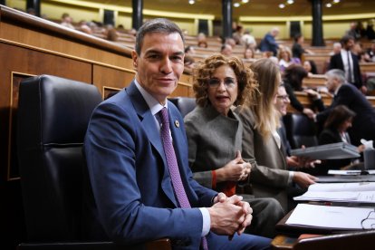 El presidente del Gobierno, Pedro Sánchez, junto a la lideresa andaluza, María Jesús Montero