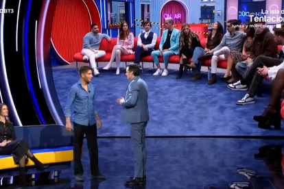 Ion Aramendi intentó poner paz como buenamente pudo entre Elena Rodríguez y Álex Ghita.