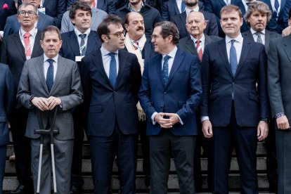 (Foto de ARCHIVO)
El ministro de Economía, Comercio y Empresa, Carlos Cuerpo y el presidente de la CEOE, Antonio Garamendi, del que dice que al menos le escucha.
27 de enero de 2025.
Carlos Luján / Europa Press
27 ENERO 2025;CEPYME500;BOLSA;MADRID;CONFEDERACIÓN;ESPAÑOLA;PEQUEÑA;MEDIANA;EMPRESA
27/1/2025