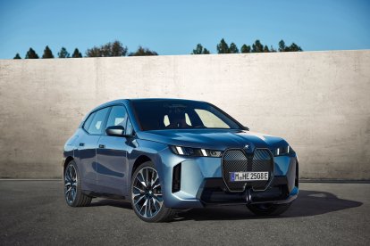BMW lanza su nueva gama eléctrica iX con una autonomía de hasta 700km y con un máximo 659CV.